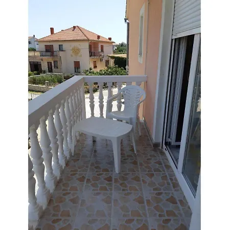 Apartments Murter Daire