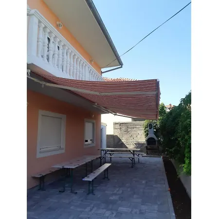 Apartments Murter Daire *