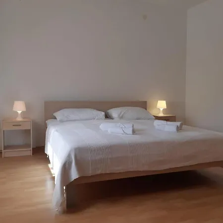 Apartments Murter