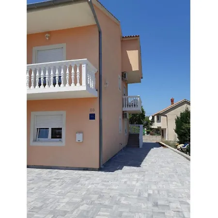 Daire Apartments Murter *